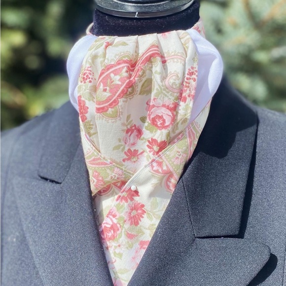 Pre Tied Equestrian Stock Tie - Picture 2 of 3